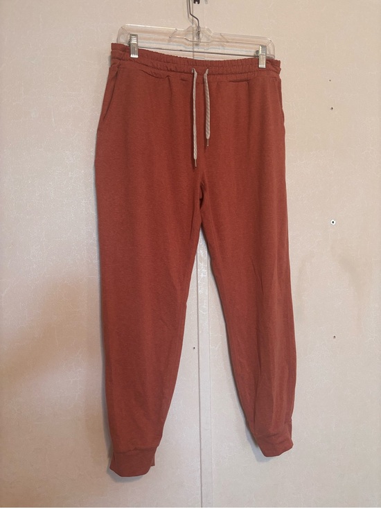 Vuori Pants - Vuori Performance joggers | Coral | EUC | Med